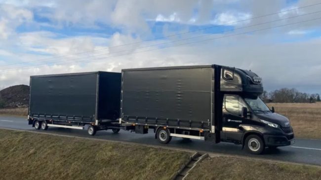 utilitaire 20m3 avec remorque Location camion 20m3 avec remorque. Déménagement grand volume France et Europe.